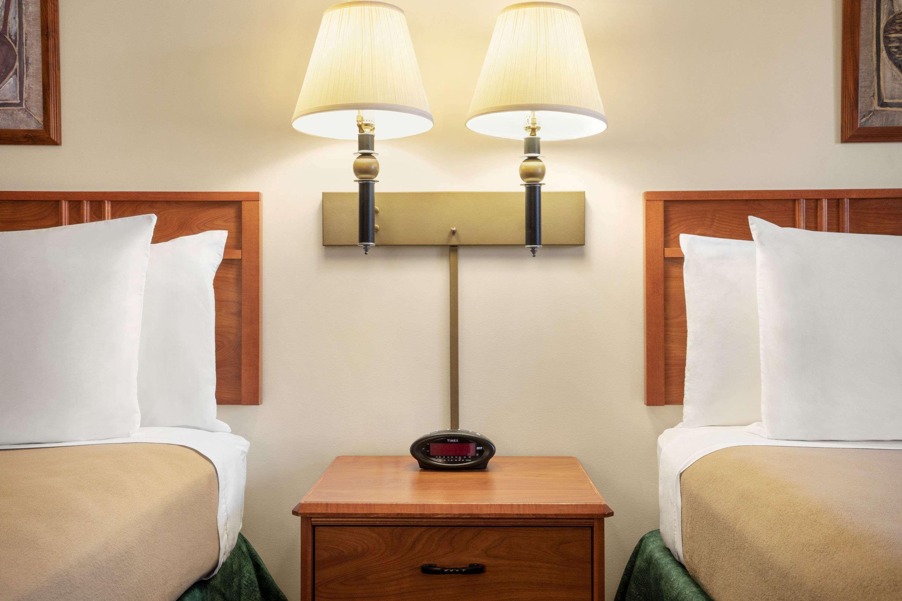 Hotel Baymont By Wyndham Buffalo