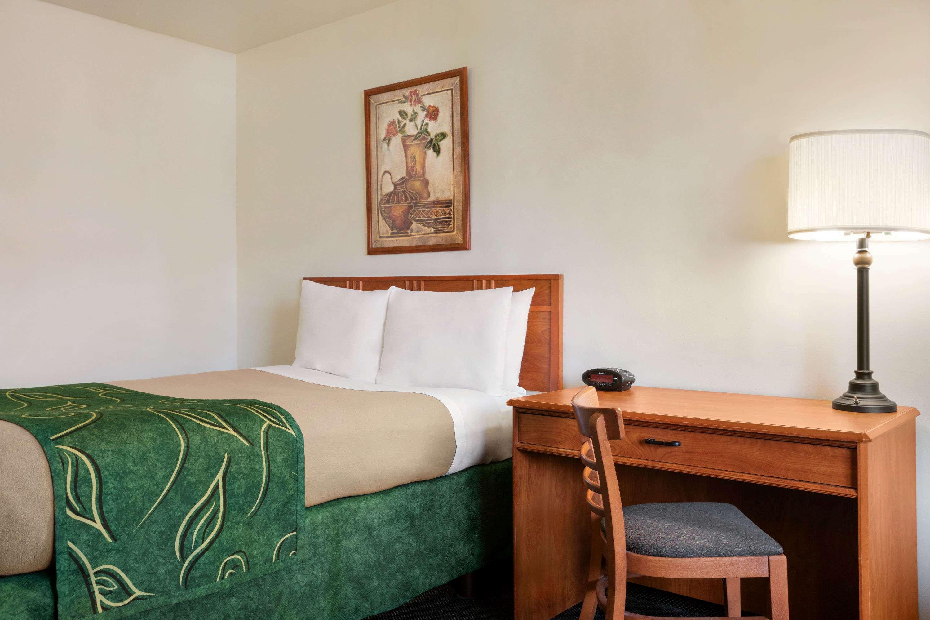 Baymont By Wyndham Hotel