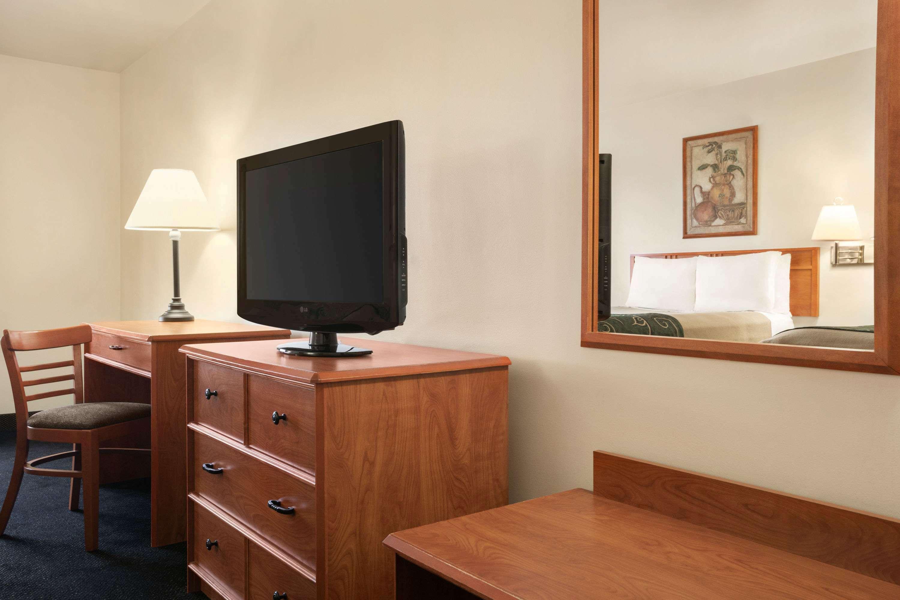 Baymont By Wyndham Hotel Buffalo